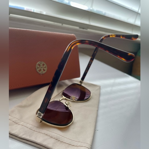 Tory Burch sunglasses - Picture 4 of 9